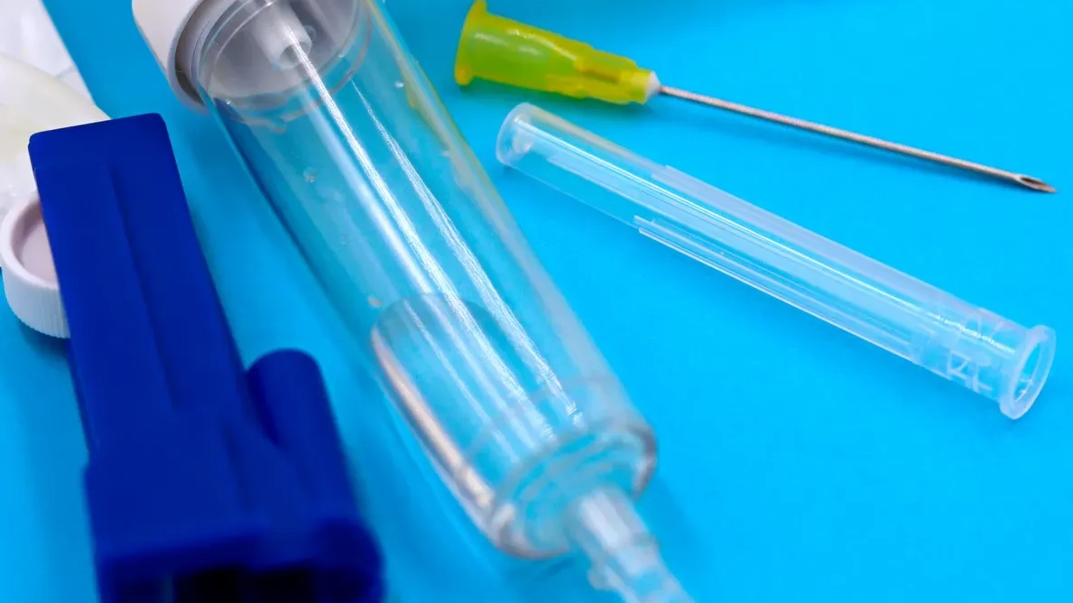 Hvem leverer dental irrigator spr&oslash;jter til klinikker og distribut&oslash;rer?